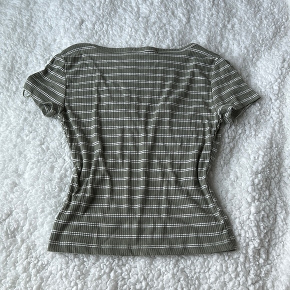 Green Shirt with buttons and thin white stripes - Picture 2 of 2